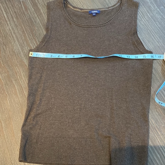 Two-piece cardigan and knitted tank top by Reitmans in size small - Picture 8 of 11